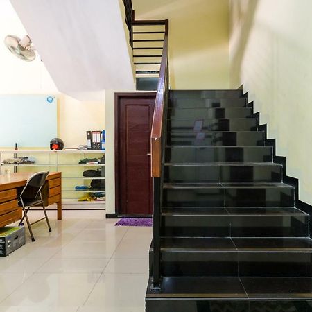 Reddoorz Syariah @ Ketintang Surabaya Hotel Eksteriør billede